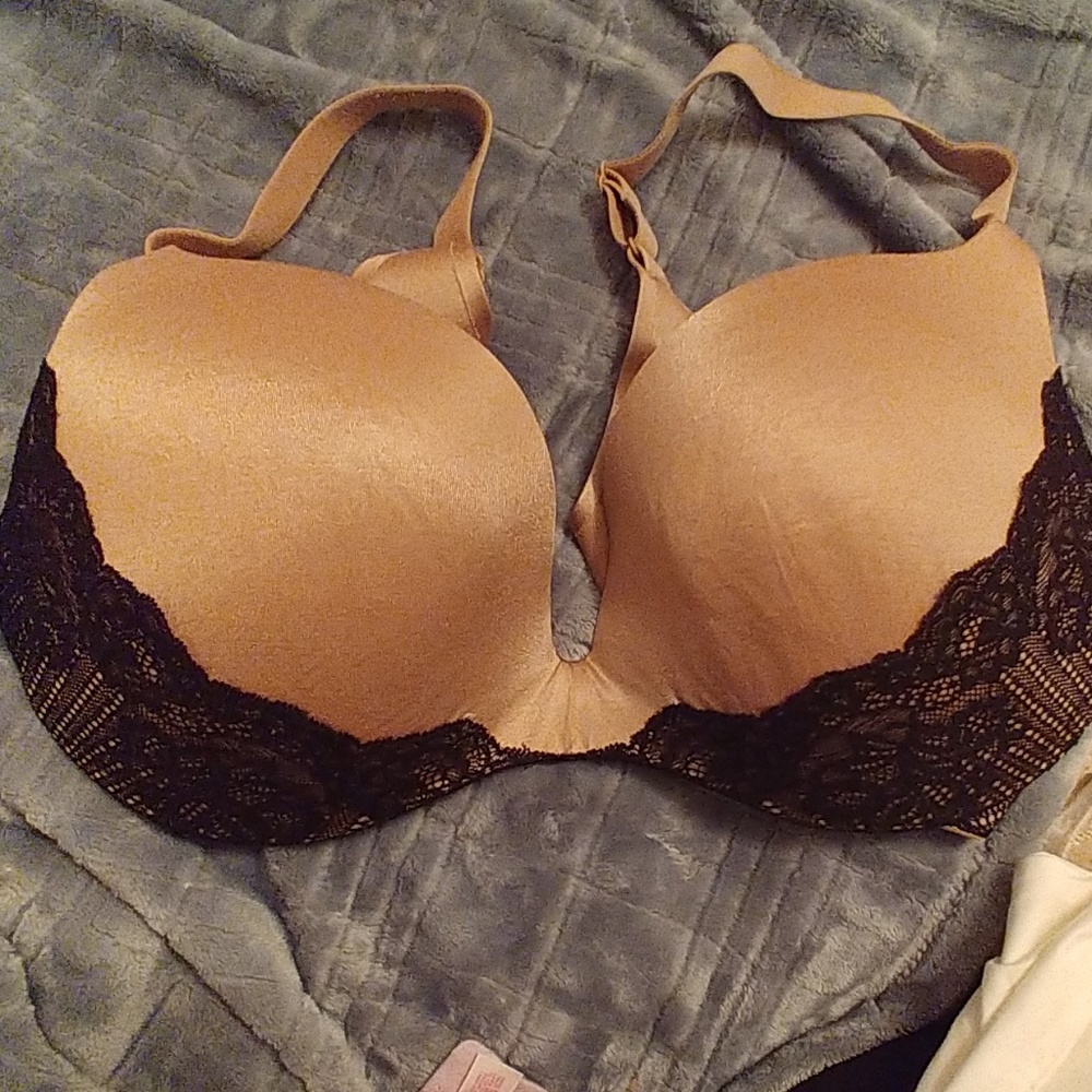 Vs bra
